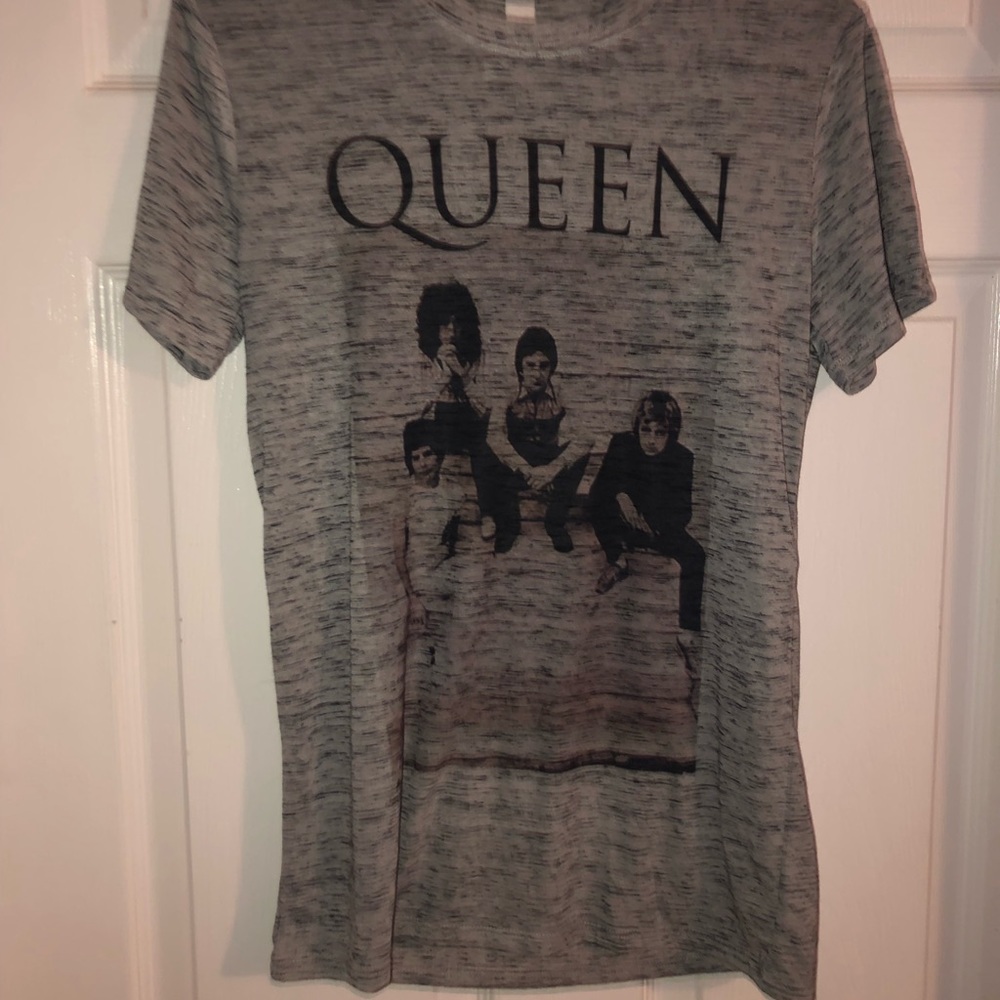 Queen T-Shirt NWOT